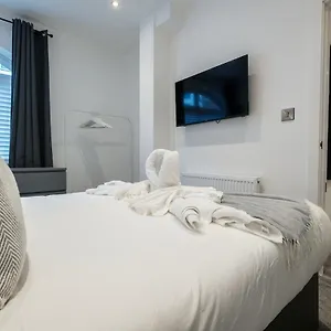 https://apt-hull-central-ground-floor-private.yorkshirehotels.net