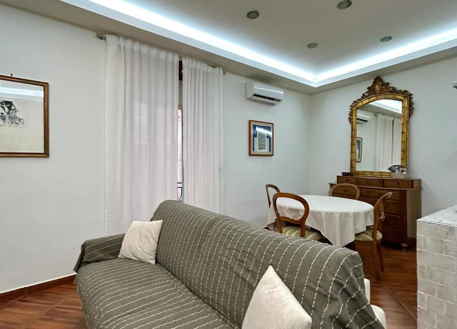 Apartment Trinita Degli Spagnoli House Naples Italy