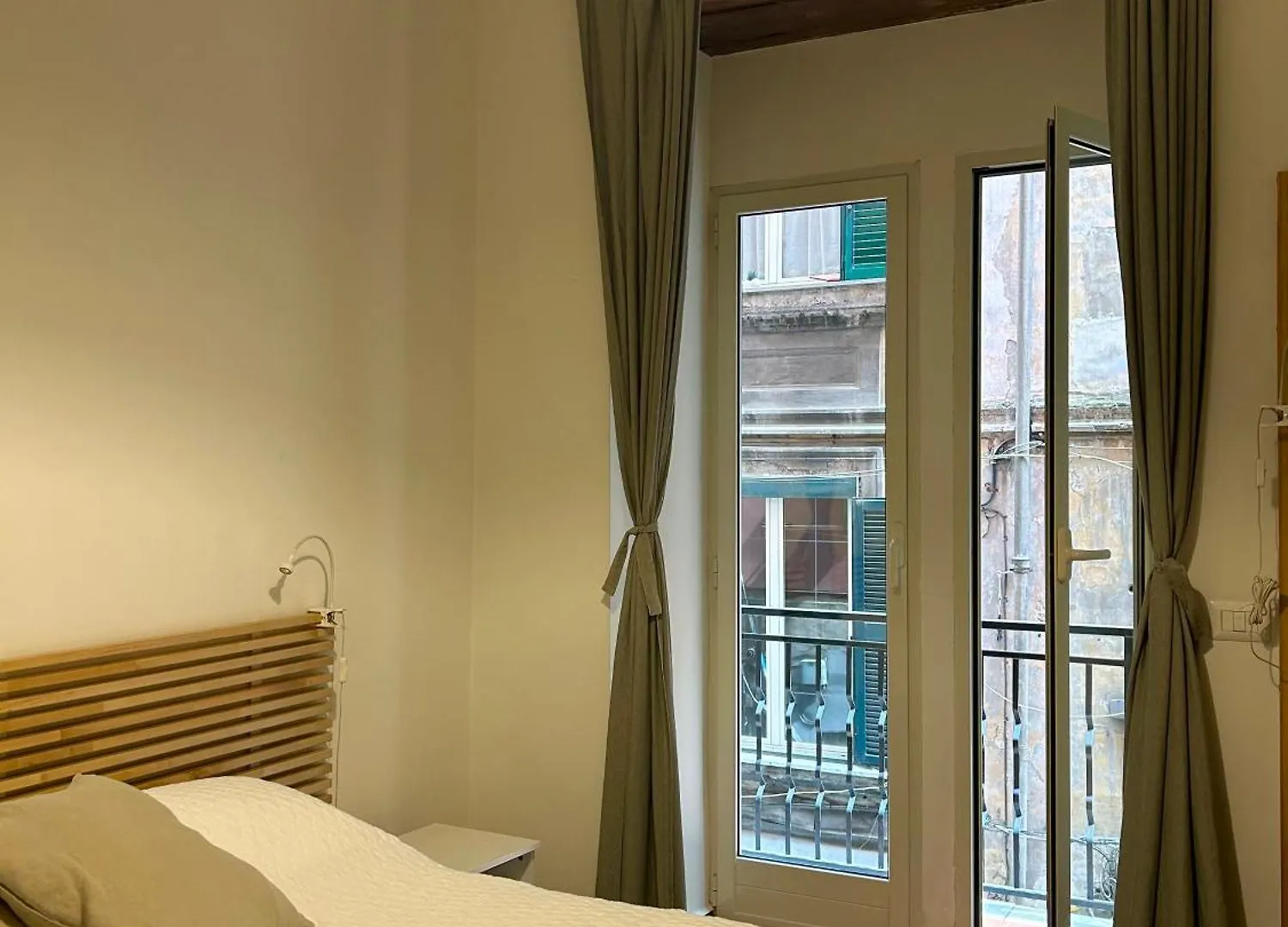 Trinita Degli Spagnoli House Naples Italy